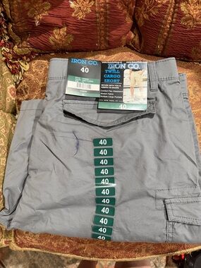 Iron Co. Men's Gray Cargo Shorts - 40